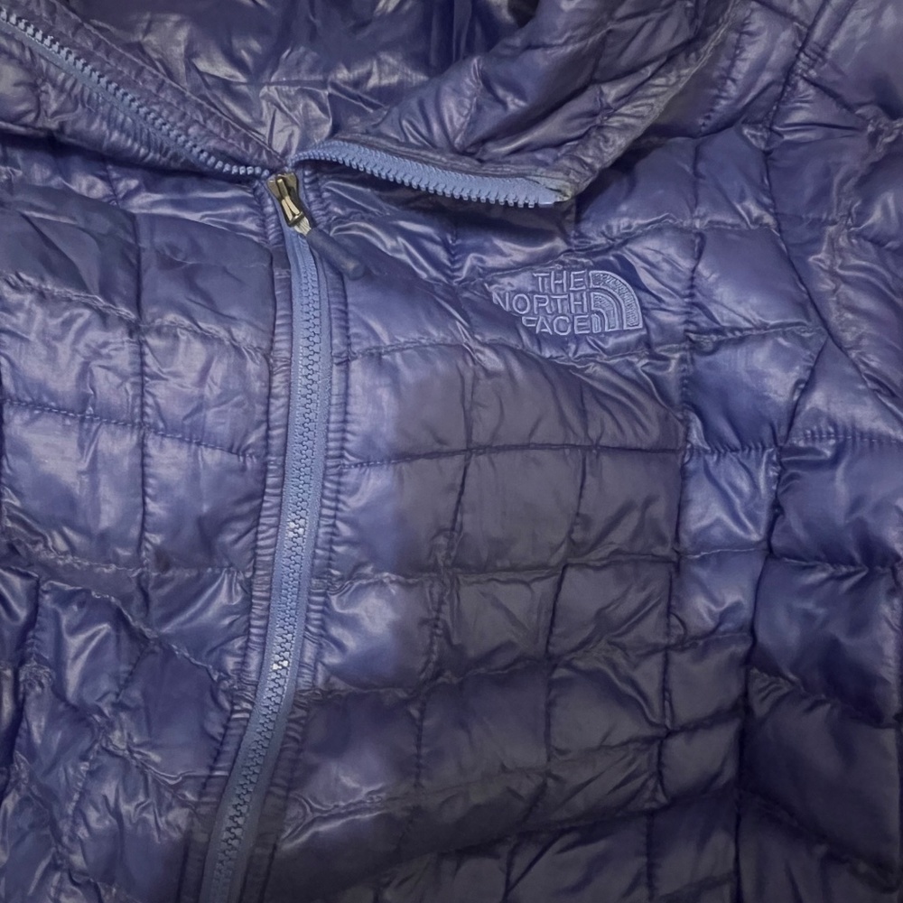 North Face light weight puff jacket - image 4